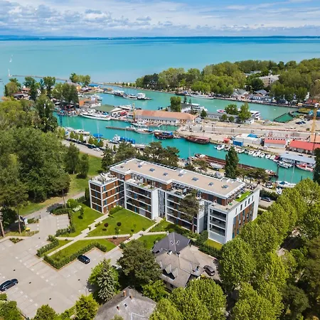 Mf Port Azur Wellness Апартаменты *
