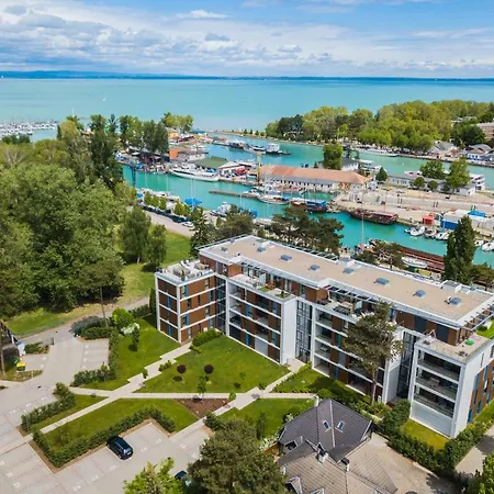 Mf Port Azur Wellness * Шиофок