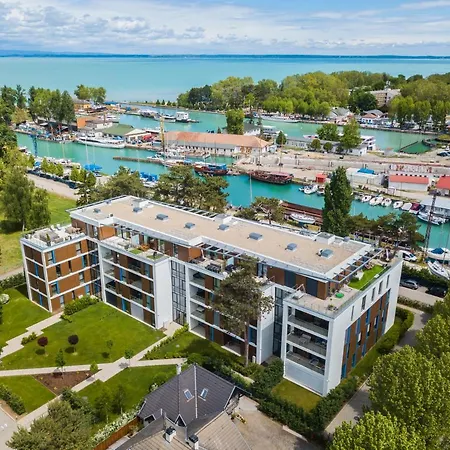 Mf Port Azur Wellness * Шиофок